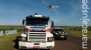 PRF usa helicóptero para interceptar carreta com 3 toneladas de maconha
