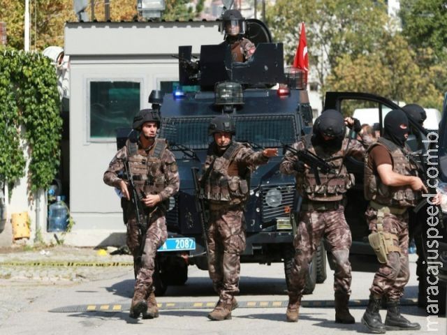 Homem armado com faca tenta invadir embaixada de Israel na Turquia Homem armado com faca tenta invadir embaixada de Israel na Turquia