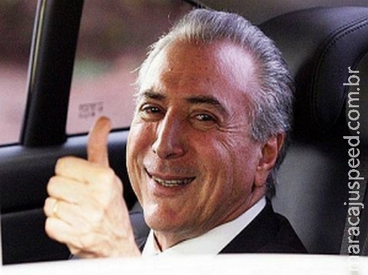 Governo quer aumentar jornada de trabalho diária para 12h Governo quer aumentar jornada de trabalho diária para 12h