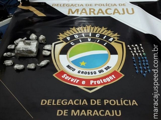 Polícia Civil de Maracaju prende traficante de drogas no CEPE do Bairro Egídio Ribeiro Polícia Civil de Maracaju prende traficante de drogas no CEPE do Bairro Egídio Ribeiro