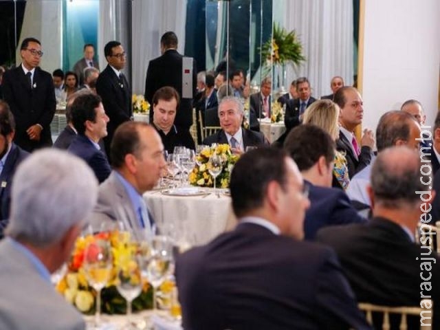 Temer recebe deputados para definir estratégia de aprovação do limite de gastos Temer recebe deputados para definir estratégia de aprovação do limite de gastos