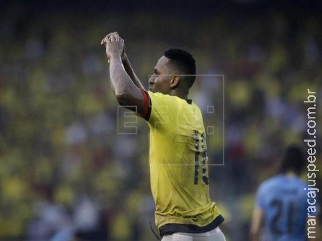 Mina marca, e Colômbia arranca empate contra o Uruguai pelas Eliminatórias Mina marca, e Colômbia arranca empate contra o Uruguai pelas Eliminatórias