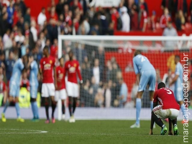 De Gea falha, e United volta a tropeçar no Inglês diante do modesto Stoke De Gea falha, e United volta a tropeçar no Inglês diante do modesto Stoke