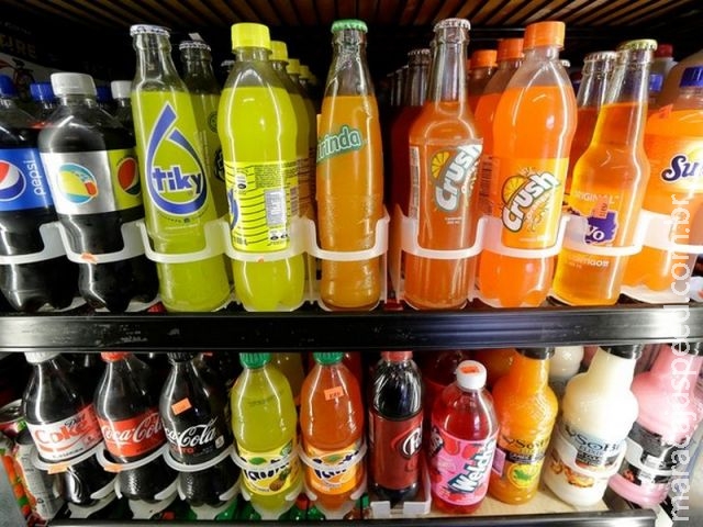OMS pede que governos aumentem impostos sobre bebidas açucaradas OMS pede que governos aumentem impostos sobre bebidas açucaradas