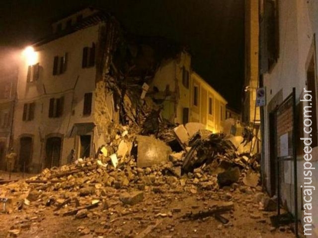 Terra não para de tremer na Itália e 100 réplicas são sentidas