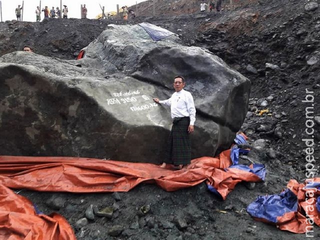Pedra de jade de 174 toneladas é descoberta em Mianmar Pedra de jade de 174 toneladas é descoberta em Mianmar