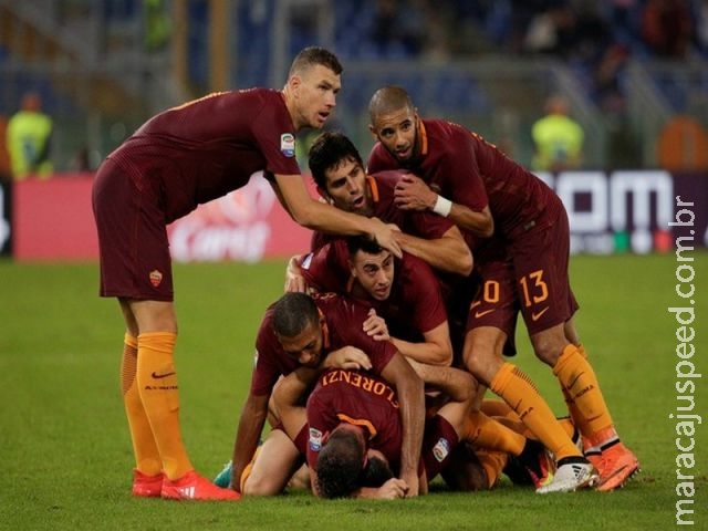 Gabigol assiste do banco à derrota do Inter para o Roma no Olímpico Gabigol assiste do banco à derrota do Inter para o Roma no Olímpico