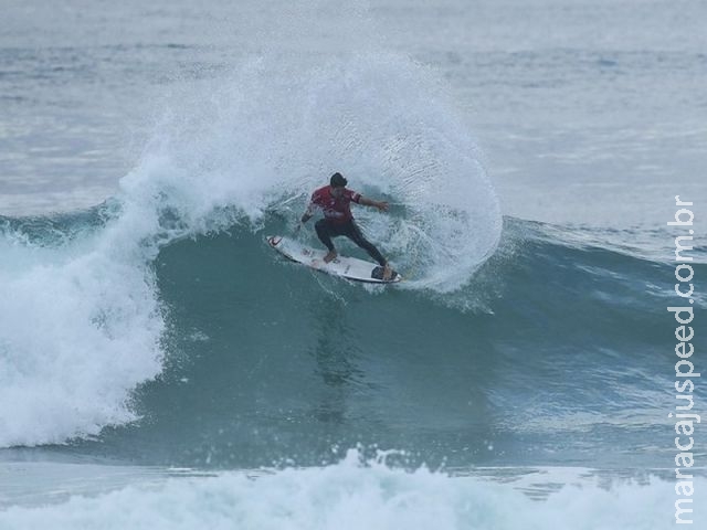 Gabriel Medina e Mineirinho estreiam com vitória, e Toledo perde na França