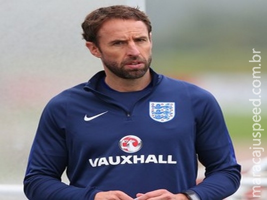 Técnico interino da Inglaterra receberá mais de R$ 2 milhões por quatro jogos Técnico interino da Inglaterra receberá mais de R$ 2 milhões por quatro jogos