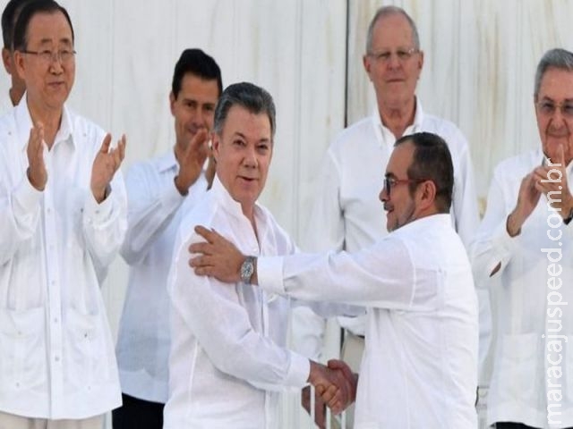 Derrotado nas urnas, presidente da Colômbia vence Nobel da Paz Derrotado nas urnas, presidente da Colômbia vence Nobel da Paz
