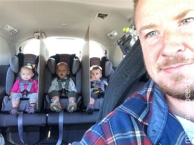 Americano usa divisórias para acabar com briga de trigêmeos no carro Americano usa divisórias para acabar com briga de trigêmeos no carro