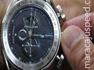 Horário de verão começa à meia-noite; relógios devem ser adiantados em uma hora Horário de verão começa à meia-noite; relógios devem ser adiantados em uma hora