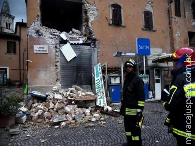 Um dia após terremoto, total de desabrigados na Itália pode chegar a 3 mil Um dia após terremoto, total de desabrigados na Itália pode chegar a 3 mil