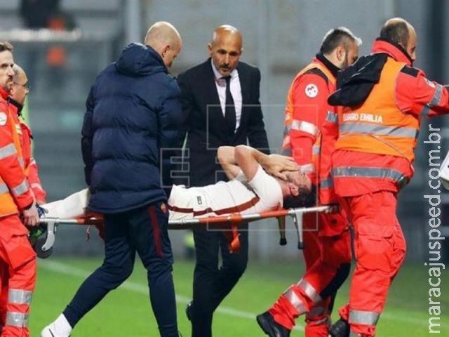 Florenzi passará por cirurgia no joelho e desfalcará Roma por 4 meses Florenzi passará por cirurgia no joelho e desfalcará Roma por 4 meses