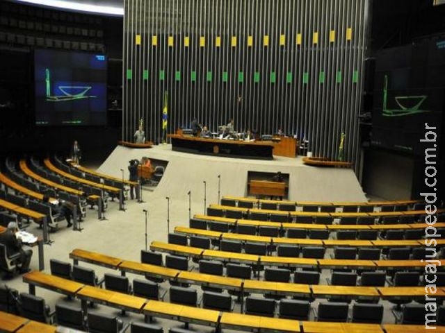 Câmara vota emendas a projeto que reduz participação da Petrobras no pré-sal Câmara vota emendas a projeto que reduz participação da Petrobras no pré-sal