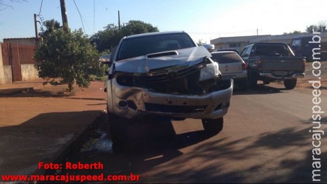 Urgente: Grave colisão entre camionete e motocicleta deixa uma vítima gravemente ferida Urgente: Grave colisão entre camionete e motocicleta deixa uma vítima gravemente ferida