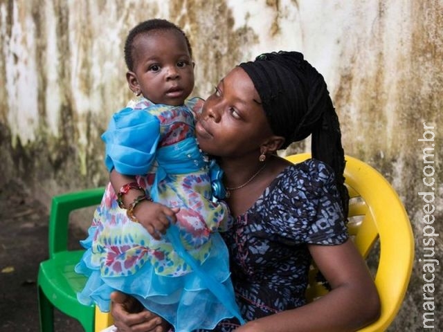 Bebê que surpreendeu médicos ao sobreviver ao ebola completa 1 ano Bebê que surpreendeu médicos ao sobreviver ao ebola completa 1 ano
