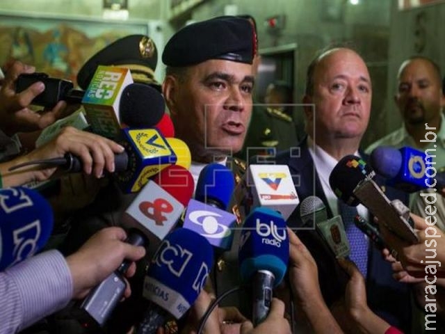 Militares venezuelanos negam existência de golpe de Estado e apoiam Maduro Militares venezuelanos negam existência de golpe de Estado e apoiam Maduro