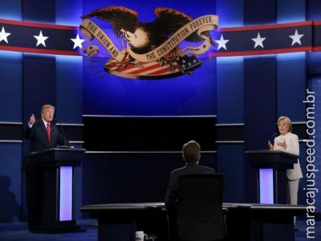 Tensão faz candidato xingar em debate eleitoral nos Estados Unidos Tensão faz candidato xingar em debate eleitoral nos Estados Unidos