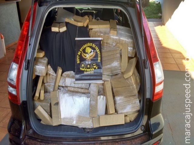 DOF apreende 610 kg de maconha, prende três autores em flagrante por tráfico de drogas e recupera carro roubado