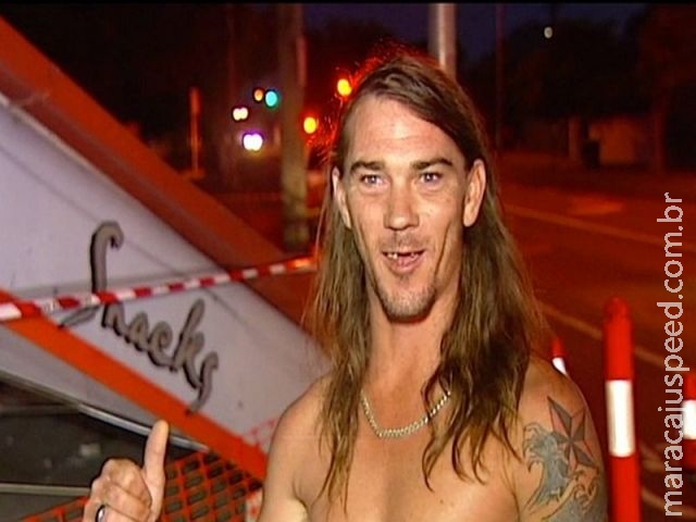 " Herói de cueca " ajuda polícia australiana a prender motorista fugitivo