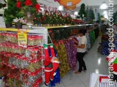 Pesquisa aponta que 52,9% vão usar o 13º para compras de Natal Pesquisa aponta que 52,9% vão usar o 13º para compras de Natal