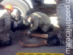 Cabine se solta e carreta passa por cima de homem em transportadora