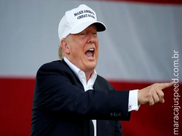 Trump denuncia fraude e diz que milhões votaram ilegalmente Trump denuncia fraude e diz que milhões votaram ilegalmente