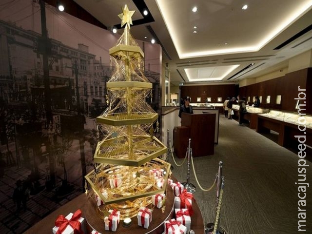  Joalheria japonesa exibe árvore de Natal em ouro puro que vale R$ 6 milhões