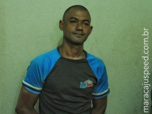 Homem assalta mulher de 72 anos, tenta fugir mas acaba preso na Capital