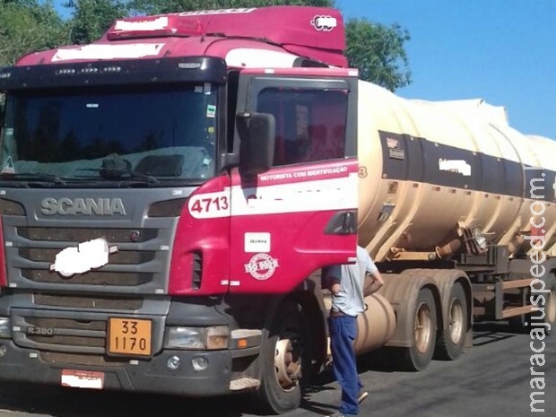 Empresas são multadas em MS por transporte de 63 mil l de combustível Empresas são multadas em MS por transporte de 63 mil l de combustível