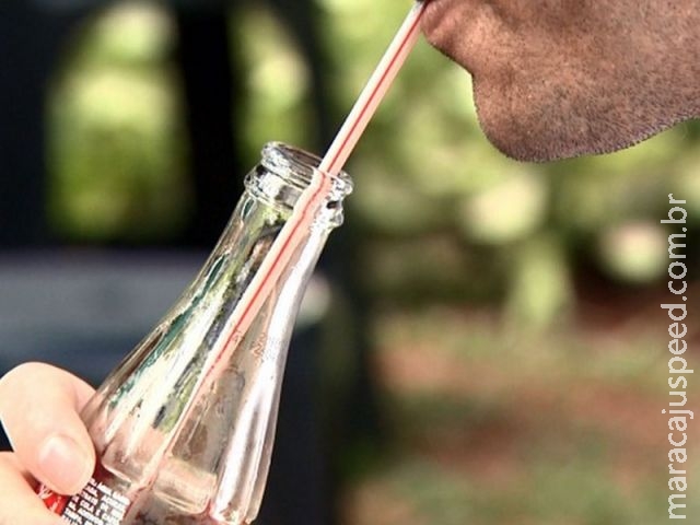 Brasil deveria aumentar impostos sobre bebidas açucaradas para combater a obesidade? Brasil deveria aumentar impostos sobre bebidas açucaradas para combater a obesidade?