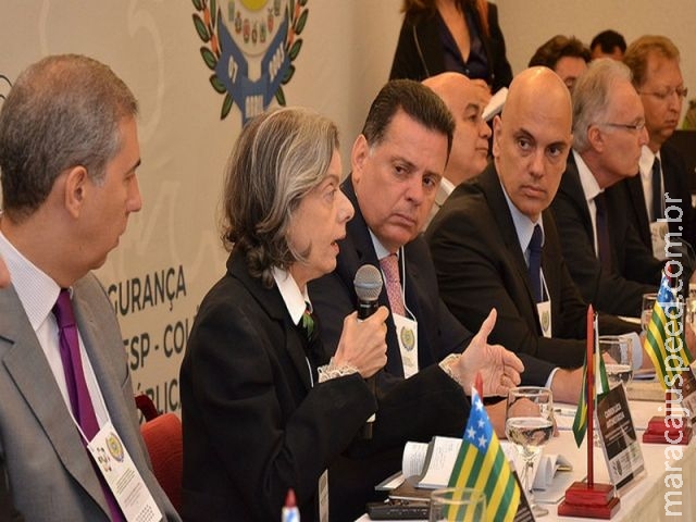 Cármen Lúcia diz que preso custa 13 vezes mais do que um estudante no Brasil Cármen Lúcia diz que preso custa 13 vezes mais do que um estudante no Brasil
