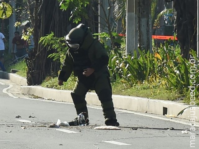 Polícia desativa bomba perto da embaixada americana em Manila Polícia desativa bomba perto da embaixada americana em Manila