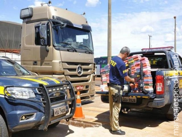 PRF apreende drogas e armas avaliados em R$ 3 milhões
