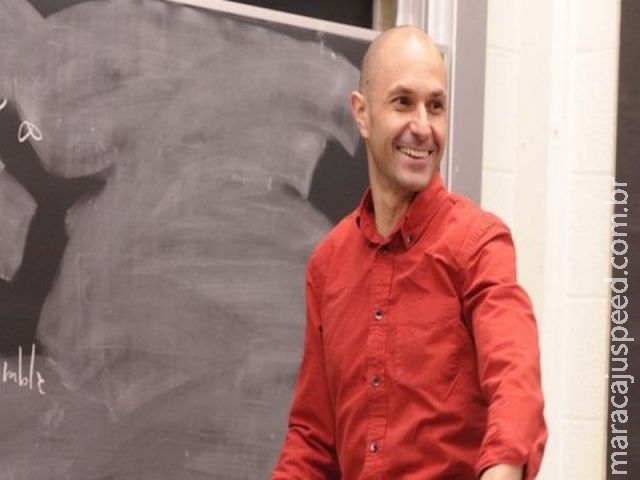 O brasileiro que descobriu como o Universo pode acabar O brasileiro que descobriu como o Universo pode acabar