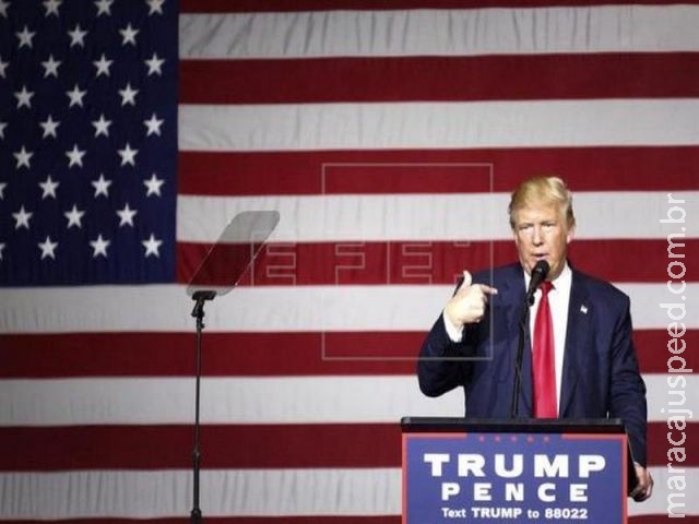 Trump vira nas pesquisas e lidera intenções de voto na Flórida Trump vira nas pesquisas e lidera intenções de voto na Flórida