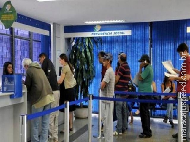 Especialistas negam déficit e apontam alternativas à reforma da Previdência Especialistas negam déficit e apontam alternativas à reforma da Previdência