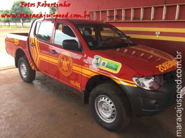 Corpo de Bombeiros de Maracaju recebe caminhonete AS (auto salvamento)