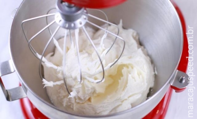 Três alunos são presos durante aula após acrescentarem sêmen em receita