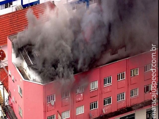 Incêndio atinge prédio em Osasco Incêndio atinge prédio em Osasco