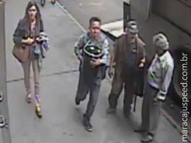 Ladrão rouba R$ 5 milhões em ouro de carro-forte sem seguranças em NY Ladrão rouba R$ 5 milhões em ouro de carro-forte sem seguranças em NY