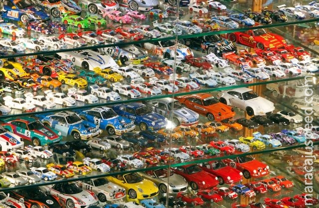 Libanês bate recorde com mais de 37 mil carrinhos de brinquedo Libanês bate recorde com mais de 37 mil carrinhos de brinquedo