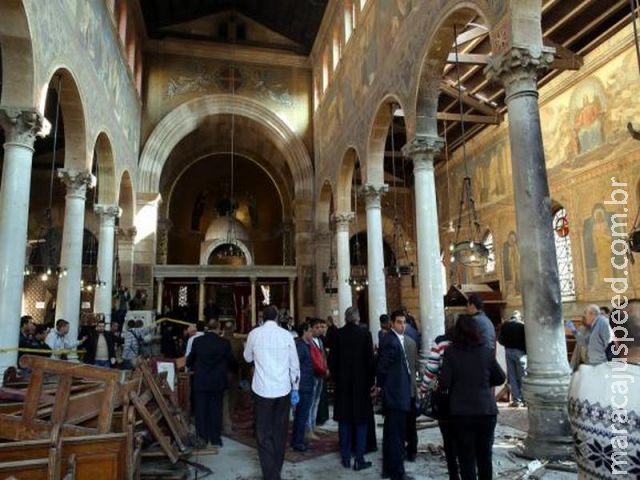 Atentado contra catedral cristã mata ao menos 25 fiéis no Cairo Atentado contra catedral cristã mata ao menos 25 fiéis no Cairo
