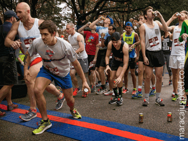 Com recorde, canadense vence Mundial de Beer Mile Com recorde, canadense vence Mundial de Beer Mile