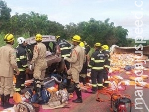 Quatro pessoas de MS morrem em acidente com carreta em Goiás Quatro pessoas de MS morrem em acidente com carreta em Goiás