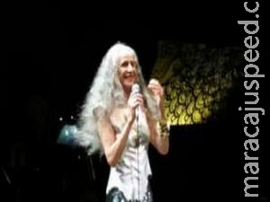 Maria Bethânia recebe título de doutor honoris causa da UFBA Maria Bethânia recebe título de doutor honoris causa da UFBA