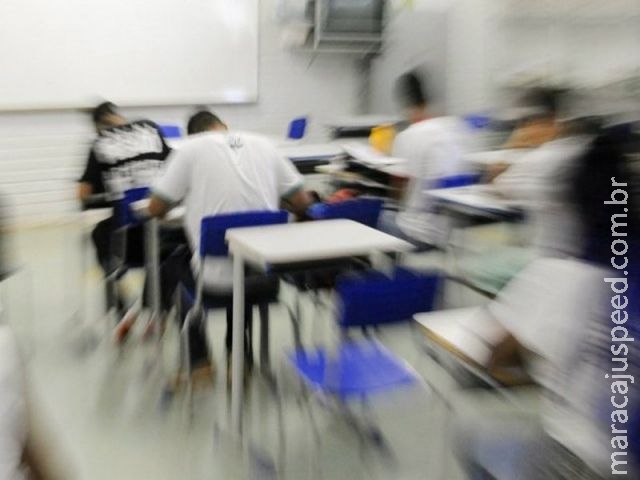 Proposta prevê ajuda voluntária a alunos de baixo rendimento