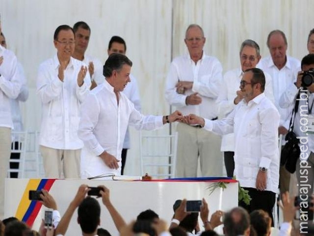 Congresso da Colômbia aprova lei de anistia para as Farc Congresso da Colômbia aprova lei de anistia para as Farc