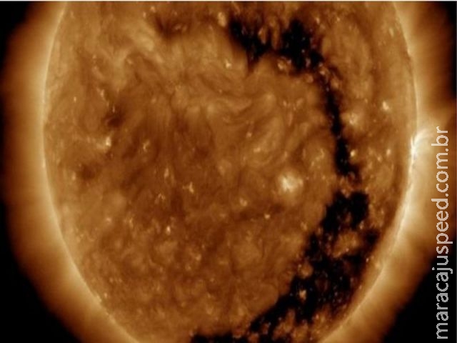 O que é o imenso " buraco " que a Nasa encontrou no Sol e o que ele pode causar O que é o imenso " buraco " que a Nasa encontrou no Sol e o que ele pode causar